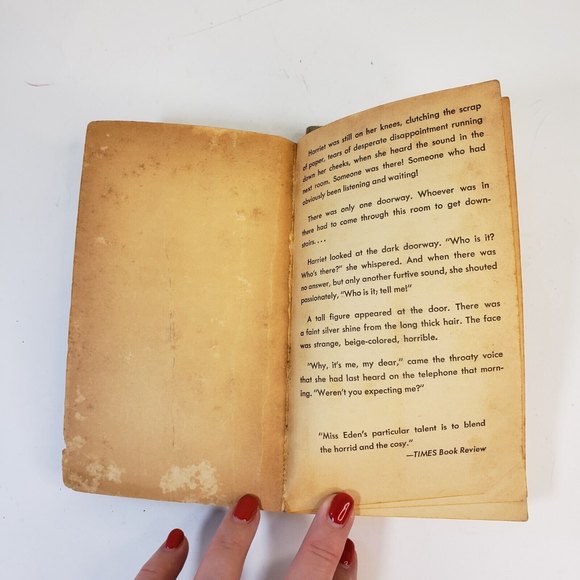 Some Things Strange and Sinister Joan Kahn & Dorothy Eden Listen to Danger PB - Picture 7 of 11